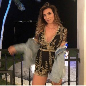 Elegant jumpsuit with gold embroidery